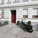 Gruenderhaus *